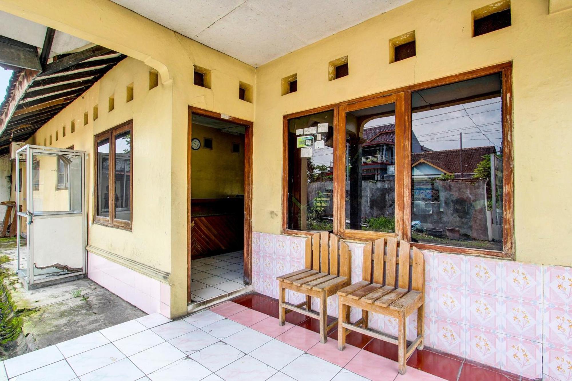 Spot On 92336 Hotel Sukowati 수라카르타 외부 사진